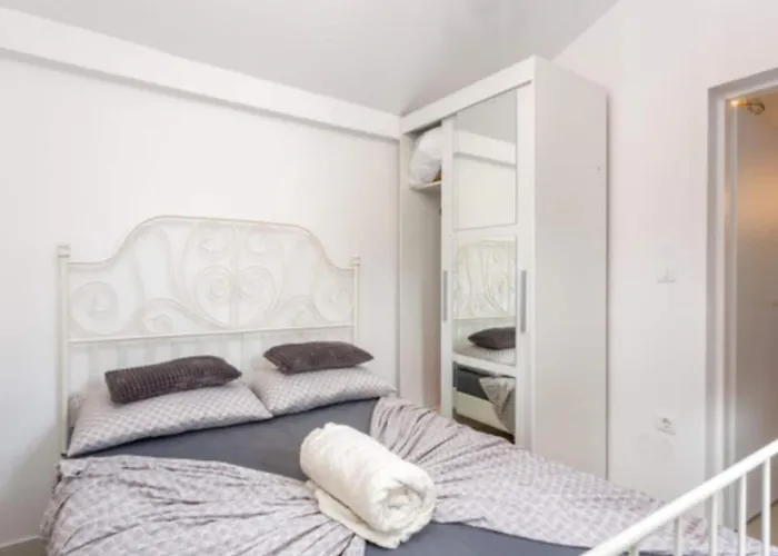 Two Bedroom With Terrace Lägenhet *